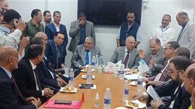 بحضور سفير اليابان.. وزير الرى يعقد اجتماعا مع مهندسي قناطر ديروط 