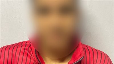 ضبط طالب لابتزاز فتاة وتهديدها بنشر صور فاضحة لها بسوهاج 