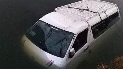 مصرع شخص إثر انقلاب ميكروباص بترعة المريوطية