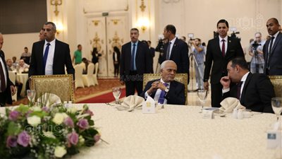 نصائح ومفاجآت سارة.. رسائل وزير التعليم للمعلمين في يوم المعلم | صور