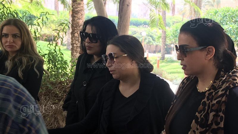 الإعلامية إيمان عز