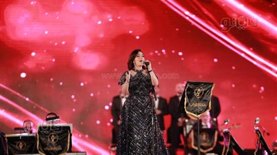 ديانا حداد تبدأ حفلها الأول بمهرجان الموسيقى : مصر غالية على قلبي | صور