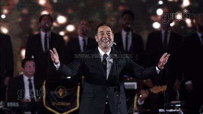 بالتراثي والمعاصر.. مدحت صالح يشدو في حفل 