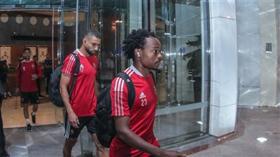 شاهد | غرفة ملابس لاعبي الأهلي بإستاد هزاع بن زايد 