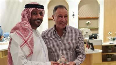 اخبار الأهلى| الخطيب يهدى درع النادي إلى رئيس الشارقة.. وكهربا يدعم الفريق قبل مواجهة الزمالك 