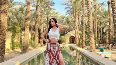 نسرين طافش بإطلالة جريئة وسط الطبيعة في أحدث جلسة تصوير