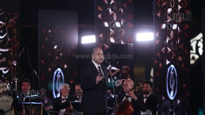 أمجد العطافي يتألق في مهرجان الموسيقى بروائع العندليب والأطرش ووسوف | صور