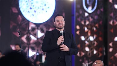 عاصي الحلاني يبدأ حفله بـ 