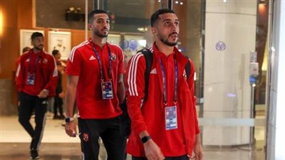 لحظة وصول بعثة الأهلي مطار أبو ظبي استعدادا للعودة إلى القاهرة | فيديو