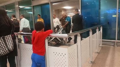 شيكابالا يصل مطار القاهرة قادما من الإمارات برفقة أسرته