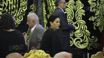 رامي إمام ووفاء عامر وهاني مهنا في عزاء فريد الديب