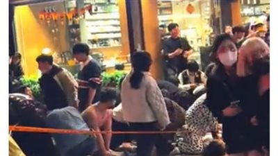 بعد ارتفاع القتلى إلى 146.. محاولات شرطة كوريا إنقاذ مصابي حادث الهالوين | فيديو 