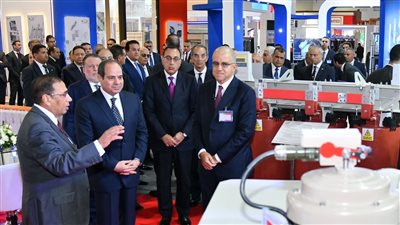 تواصل فعاليات اليوم الثاني للملتقى والمعرض الدولي الأول للصناعة برعاية السيسي