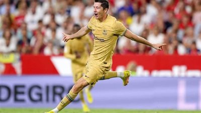 ليفاندوفسكي يقود برشلونة لفوز قاتل على فالنسيا