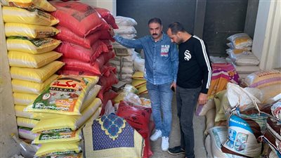 التحفظ على 16 طن أعلاف ومواد غذائية في حملة تموينية بالدقهلية