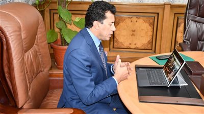 وزير الرياضة يؤازر المنتخب الأوليمبي قبل لقاء إسواتيني