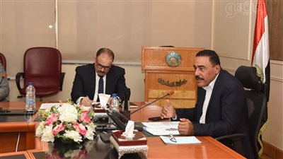محافظ مطروح يشدد على متابعة الأسواق والسيطرة على الأسعار | صور
