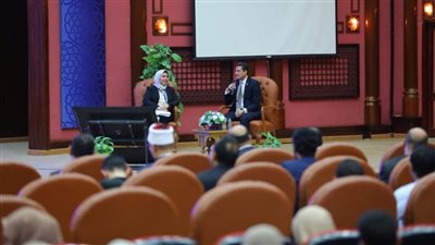  منتدى اسمع وتكلم لمرصد الأزهر يوصي الشباب باللجوء إلى المتخصصين في كل مجال