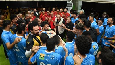 المقاولون ينتظم في معسكر مغلق لمواجهة فاركو ويحتفل بعيد ميلاد المشرف على الكرة