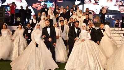 المنطقة المركزية العسكرية تنظم حفل زفاف جماعيا لـ 102 شاب وفتاة 