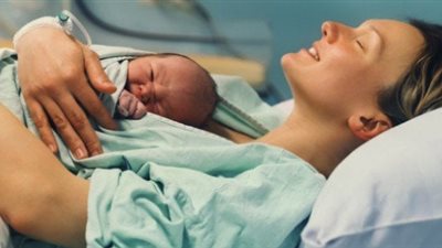 بعد تأخر الإنجاب 5 سنوات.. نجاح ولادة طبيعية بدون ألم بالتأمين الصحي الشامل 