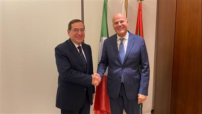 وزير البترول يبحث مع إيني مشروعات الشركة في مصر 