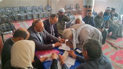 تسليم إعانات الوفاة والإصابة لأسر ضحايا الحادث المروري بالبحيرة