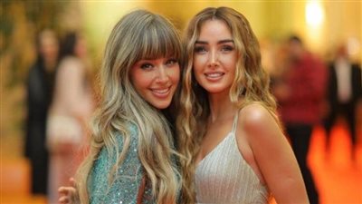 هنا الزاهد تنشر صور بصحبة شقيقتها في مرحلة الطفولة