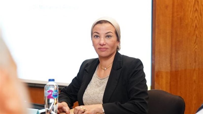 وزيرة البيئة 