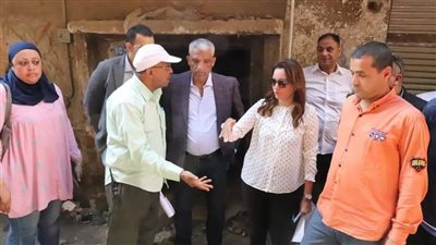 نائب المحافظ تتفقد مشروعات التطوير بحي بولاق الدكرور | صور