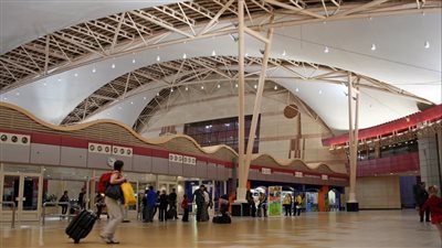 السياحة تعلن جدول تشغيل رحلات شركة ويز إير لنقل السائحين لشرم الشيخ والغردقة