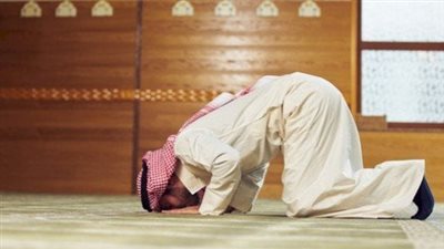 رأيت نفسي أصلي فى المنام.. ماذا تعني تلك الرؤية؟ 