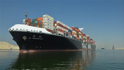 عبور 86 سفينة من قناة السويس 