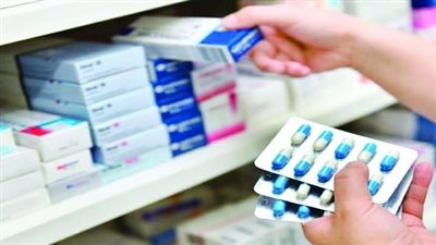  جنون‭ ‬الدولار‭ ‬يضرب‭ ‬سوق‭ ‬الدواء.. نقص‭ ‬في‭ ‬أدوية‭ ‬هرمونات‭ ‬النمو‭ ‬وموانع‭ ‬الحمل‭ ‬وألبان‭ ‬الأطفال.. وتخفيف‭ ‬الرسوم ‬