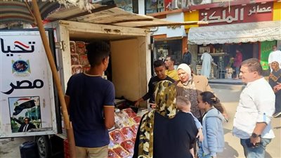 منافذ بيع متنقلة بأسعار مخفضة بمنطقة الطوابق بحي الهرم | صور