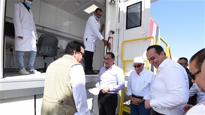 رئيس الوزراء يتفقد المنطقة الزرقاء وامتداداتها بنطاق المركز الدولي للمؤتمرات