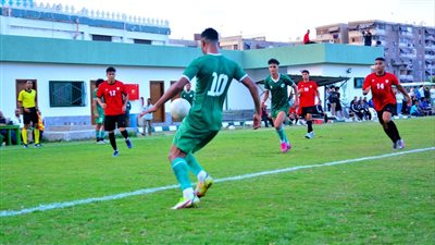 حمد إبراهيم يشاهد تعادل المصري 2001 مع طلائع الجيش بدوري الجمهورية