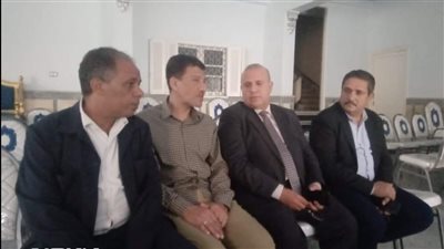 وكيل تعليم دمياط يقدم العزاء لأسرة معلمة توفيت في طابور الصباح