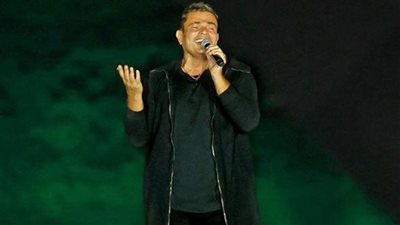 جاهزين.. عمرو دياب يشوق الجمهور لحفله في السعودية