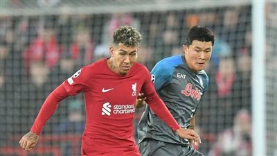 تعادل سلبي بين ليفربول ونابولي في الشوط الأول | صور