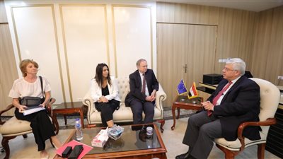 وزير التعليم العالي يبحث مع سفير الاتحاد الأوروبي بالقاهرة تعزيز التعاون المشترك