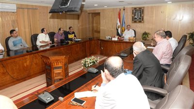 محافظ أسيوط يلتقي أصحاب المشروعات الفائزة بالمبادرة الوطنية لتغير المناخ 