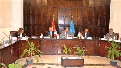 رئيس جامعة الإسكندرية والسفير الإيطالي يناقشان سبل تعزيز التعاون المشترك