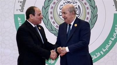 السيسي يصل إلى مركز انعقاد القمة العربية 31 بالجزائر لحضور جلسات اليوم الختامي