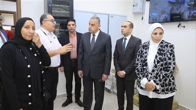 محافظ سوهاج يتفقد المصالح الحكومية بعد تطويرها