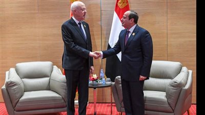 قمة مصرية تونسية بالرياض.. السيسي يشيد بتميز العلاقات الثنائية.. يتمنى النجاح لقيس سعيد في إدارة الدولة.. ويؤكد الحرص على تعزيز التعاون الاقتصادي وزيادة الاستثمارات البينية