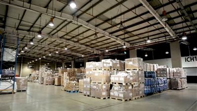 شاهد.. اللقطات الأولى لإحباط تهريب أضخم شحنة أجهزة إلكترونية لداخل البلاد