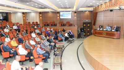 محافظ الدقهلية يعقد مؤتمرا لمناقشة الخطة الرئيسية للمخلفات البلدية الصلبة | صور 