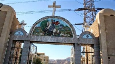 مدير هيئة الرعاية الصحية بالاقصر يزور مستشفي دير مارجرجس بالرزيقات