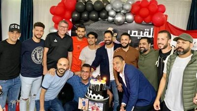 شاهد.. جاريدو ولاعبو الإسماعيلي يحتفلون بعيد ميلاد حسني عبد ربه وتعليق القيصر 